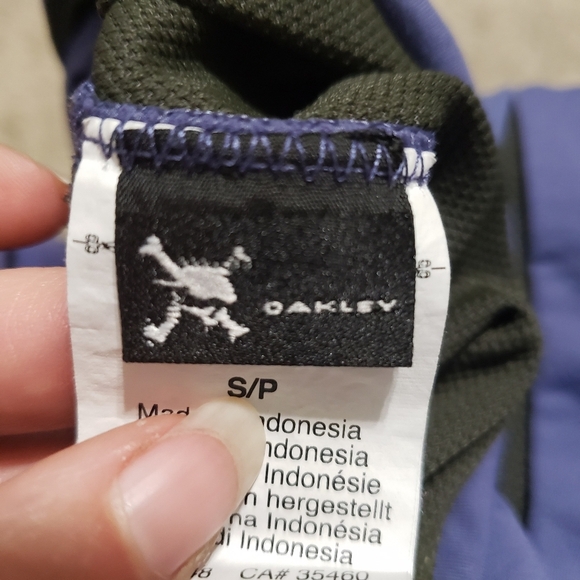 Oakley size Small - Picture 10 of 12